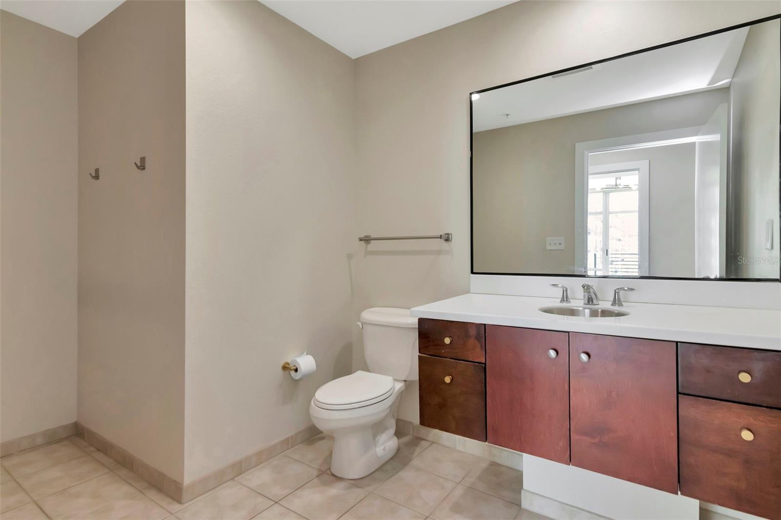 Image 42 of 67 For 1208 Kennedy Boulevard 419