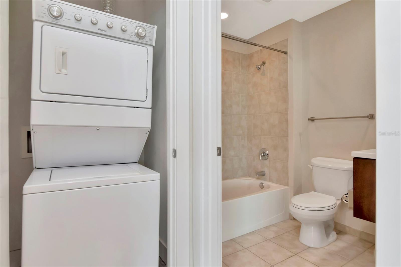 Image 45 of 67 For 1208 Kennedy Boulevard 419