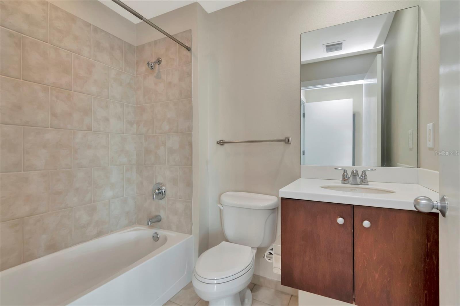 Image 46 of 67 For 1208 Kennedy Boulevard 419