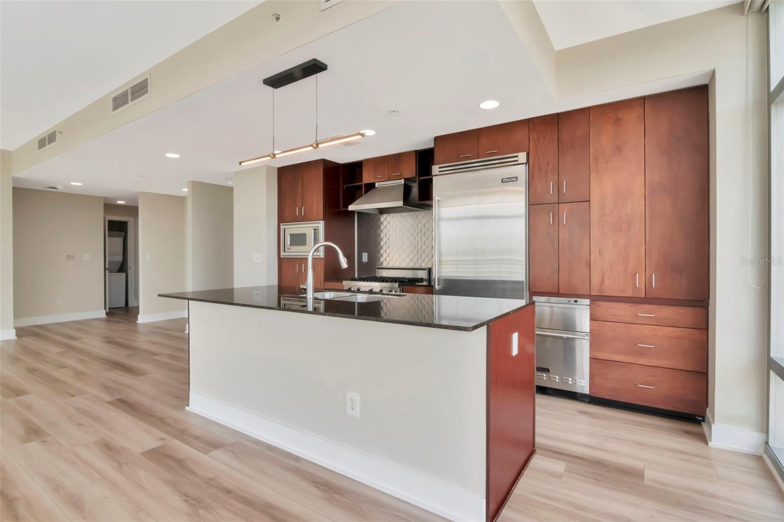 Image 7 of 67 For 1208 Kennedy Boulevard 419