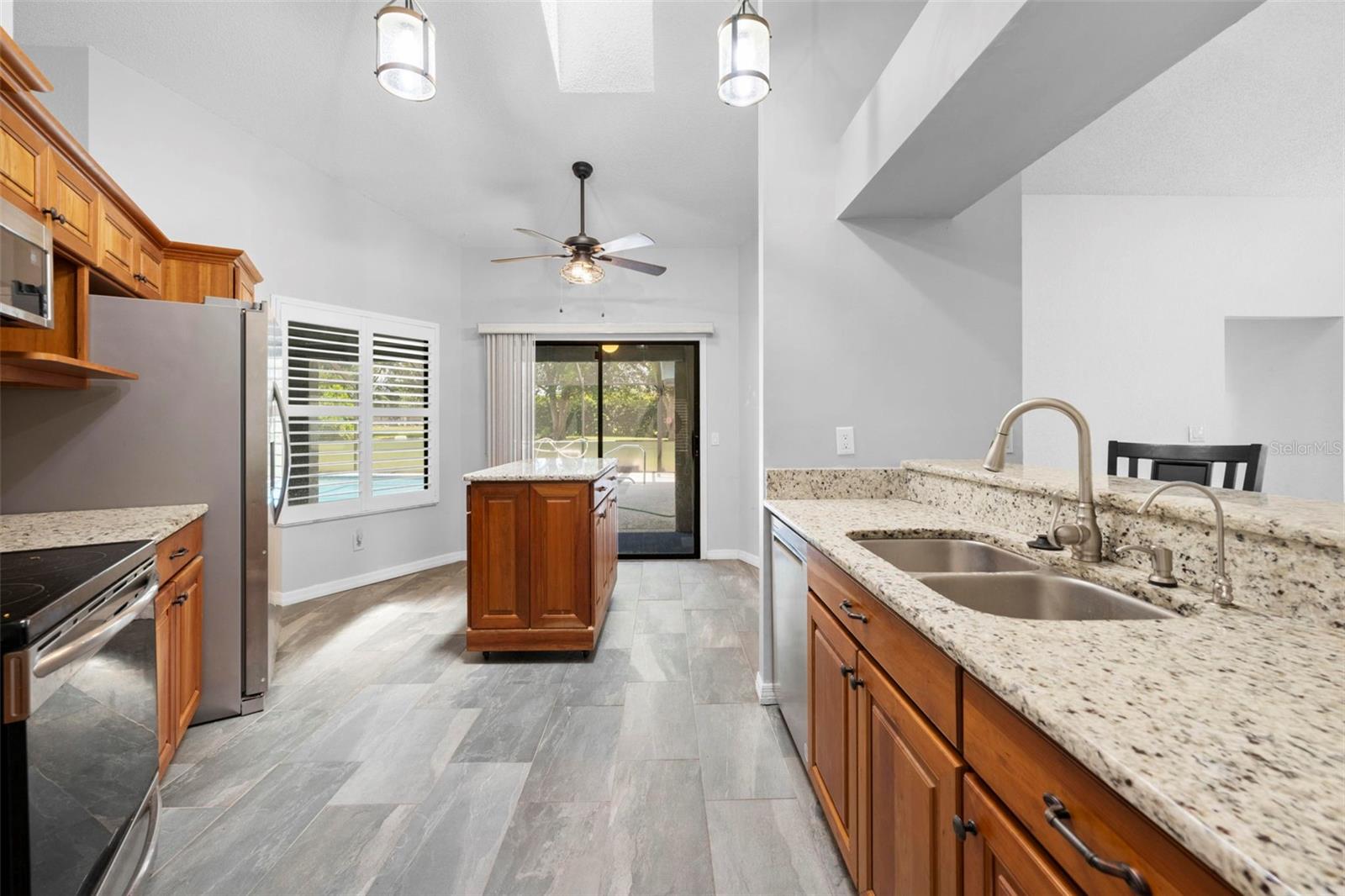 Image 18 of 70 For 15161 Woodbury Road
