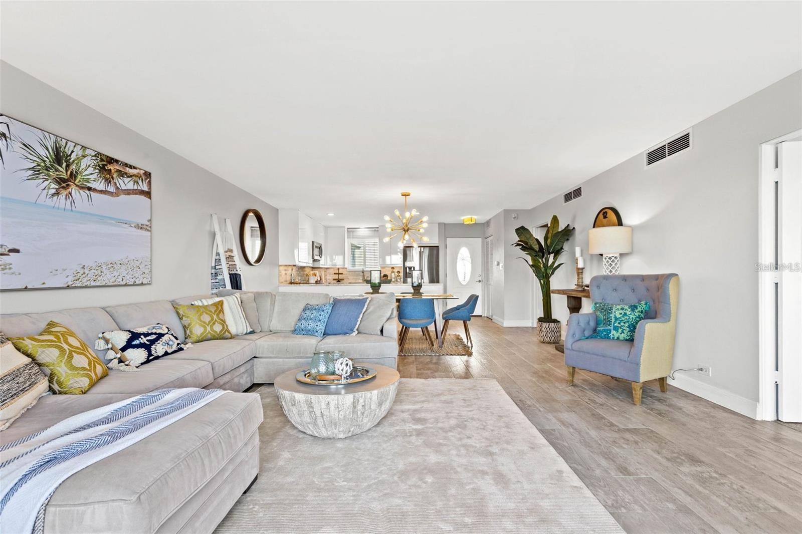 Listing photo id 11 for 1365 Snell Isle Boulevard Ne 8d