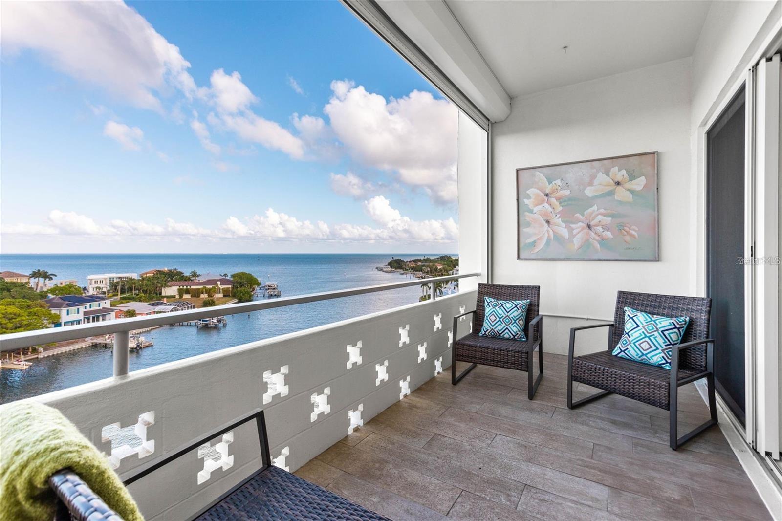 Listing photo id 13 for 1365 Snell Isle Boulevard Ne 8d