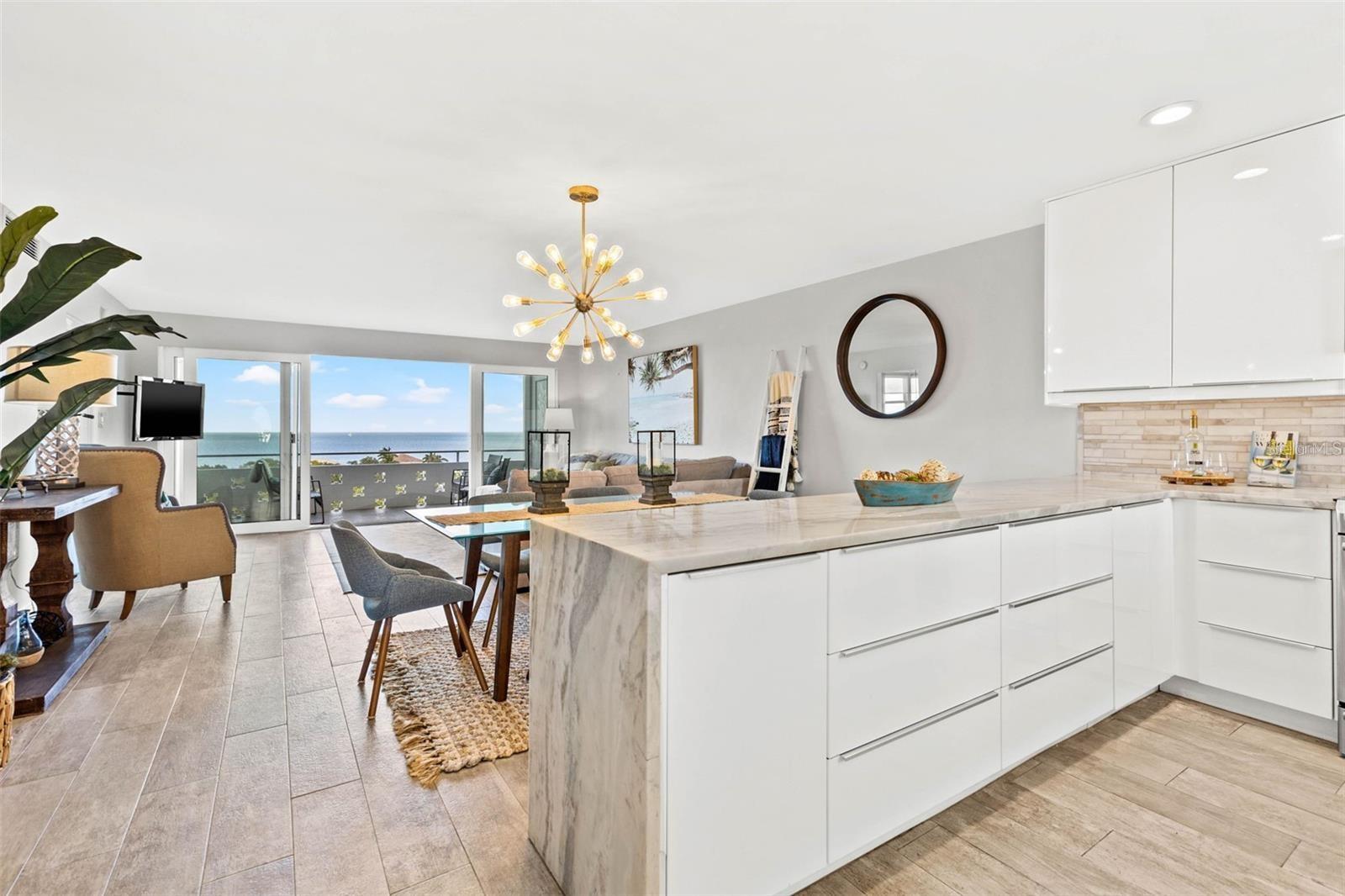 Listing photo id 1 for 1365 Snell Isle Boulevard Ne 8d