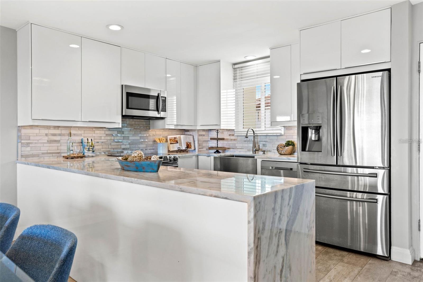 Listing photo id 5 for 1365 Snell Isle Boulevard Ne 8d