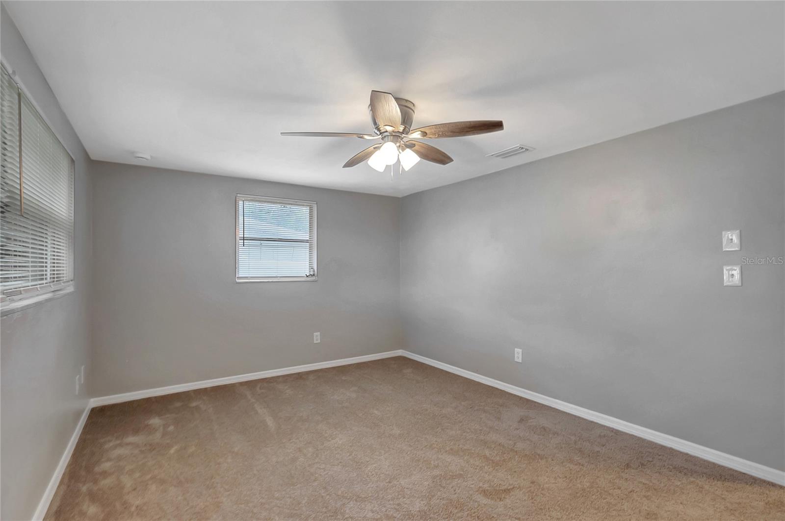 Listing photo id 22 for 6234 Maplewood Drive