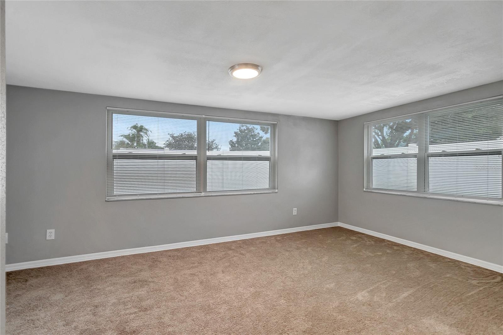 Listing photo id 29 for 6234 Maplewood Drive