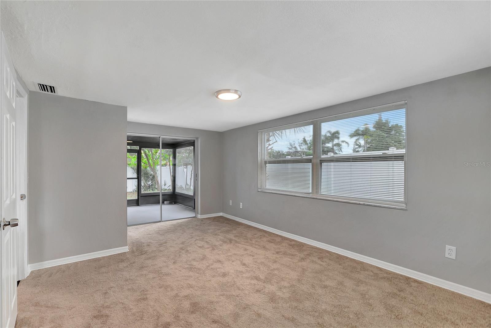 Listing photo id 30 for 6234 Maplewood Drive