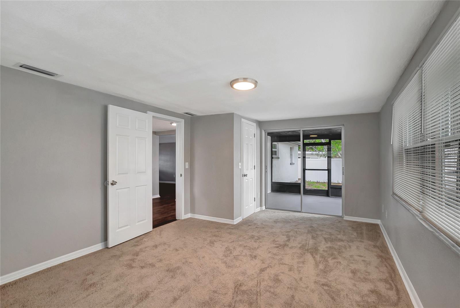 Listing photo id 31 for 6234 Maplewood Drive