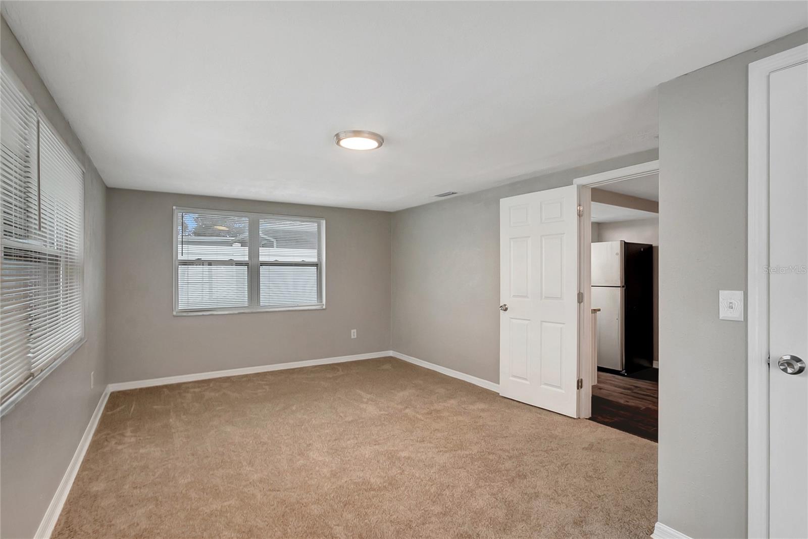 Listing photo id 32 for 6234 Maplewood Drive