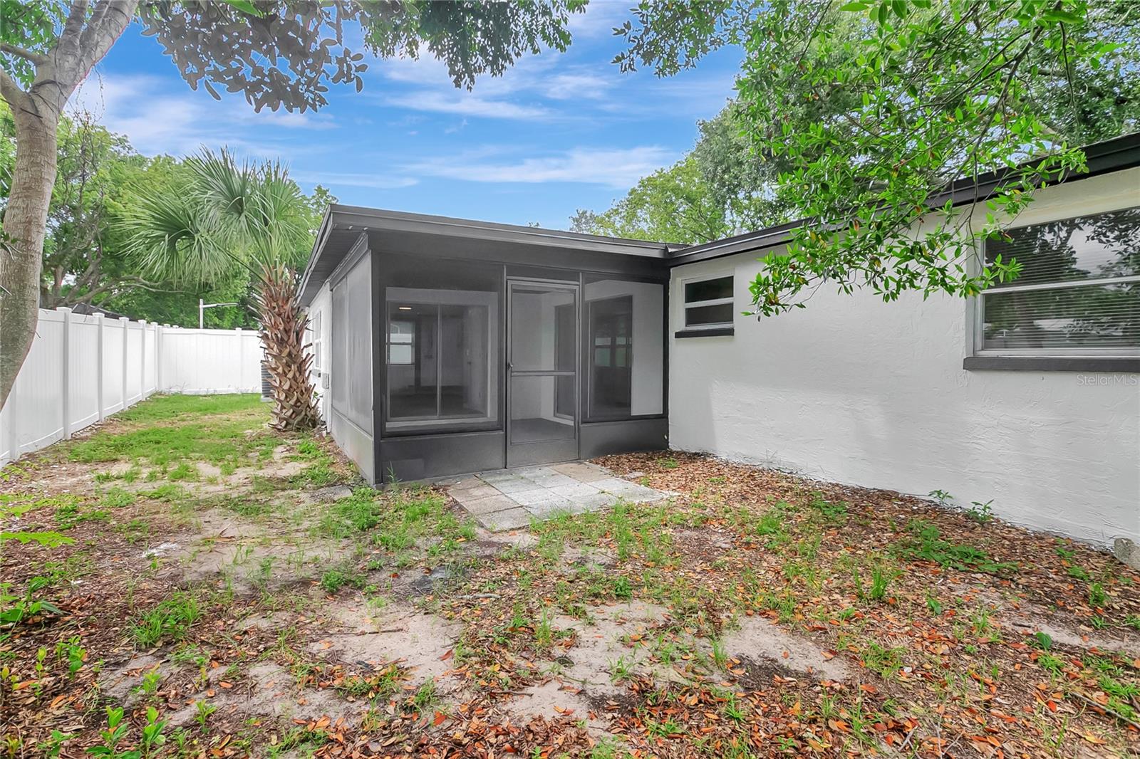 Listing photo id 36 for 6234 Maplewood Drive