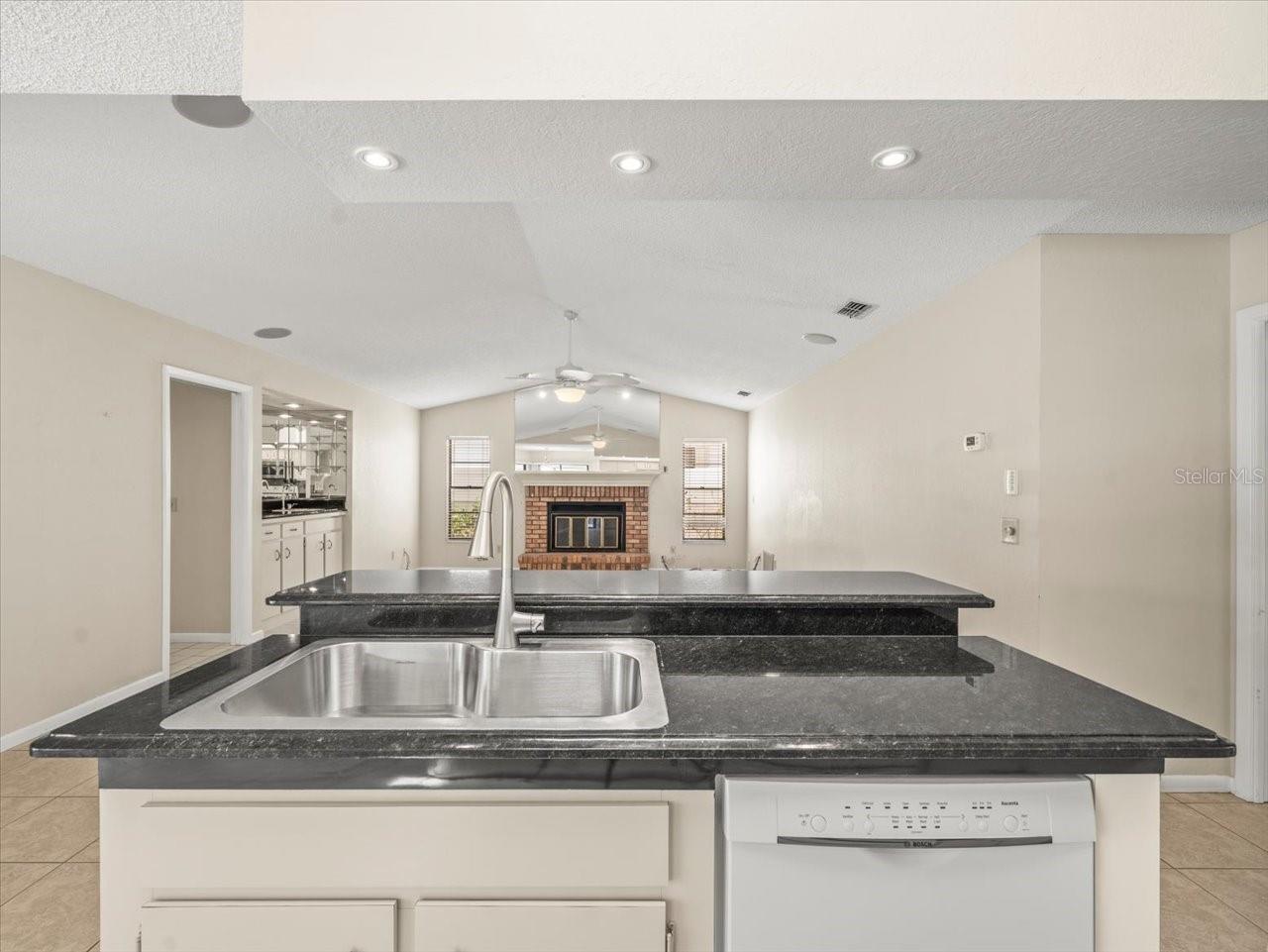 Image 14 of 59 For 1110 Woodcrest Avenue