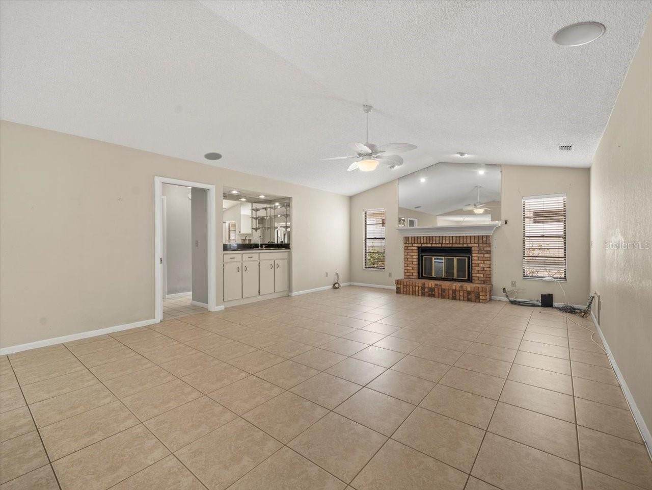 Image 16 of 59 For 1110 Woodcrest Avenue