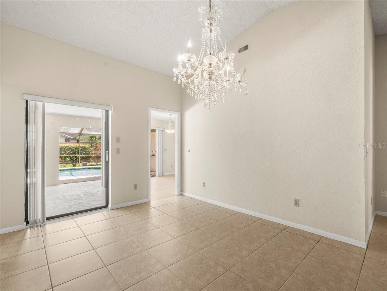 Image 21 of 59 For 1110 Woodcrest Avenue
