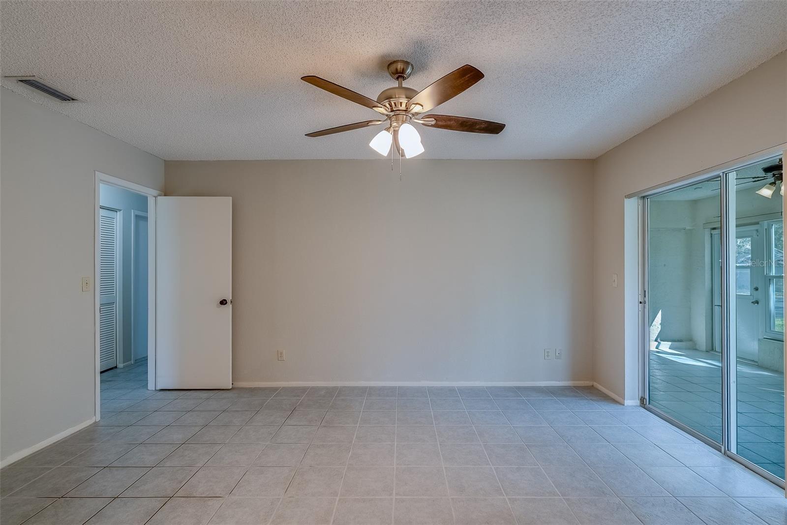 Image 15 of 43 For 2847 Rampart Circle