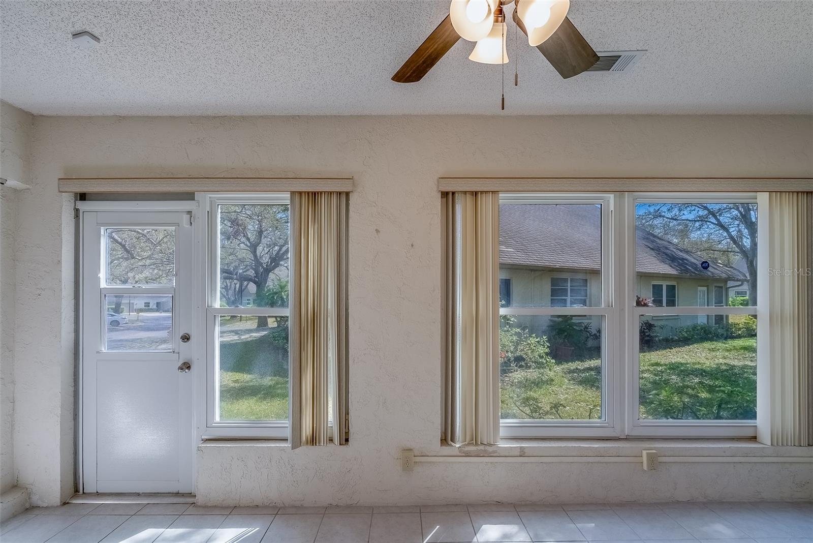 Image 29 of 43 For 2847 Rampart Circle