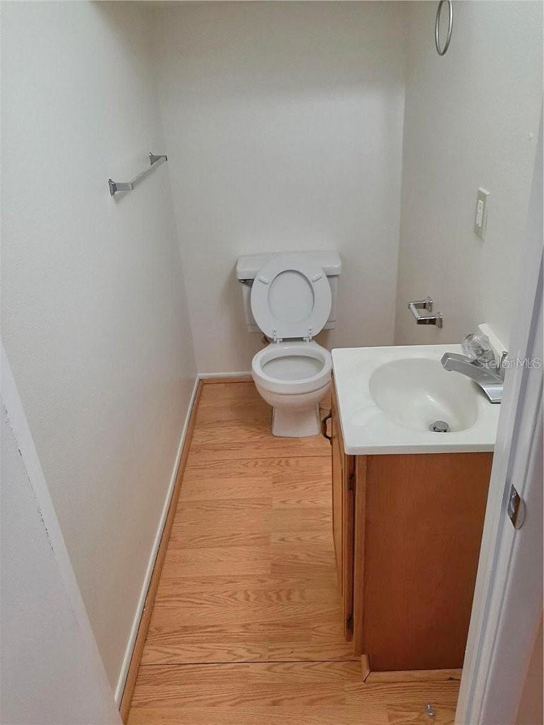 Image 4 of 13 For 14440 Reuter Strasse Circle 810