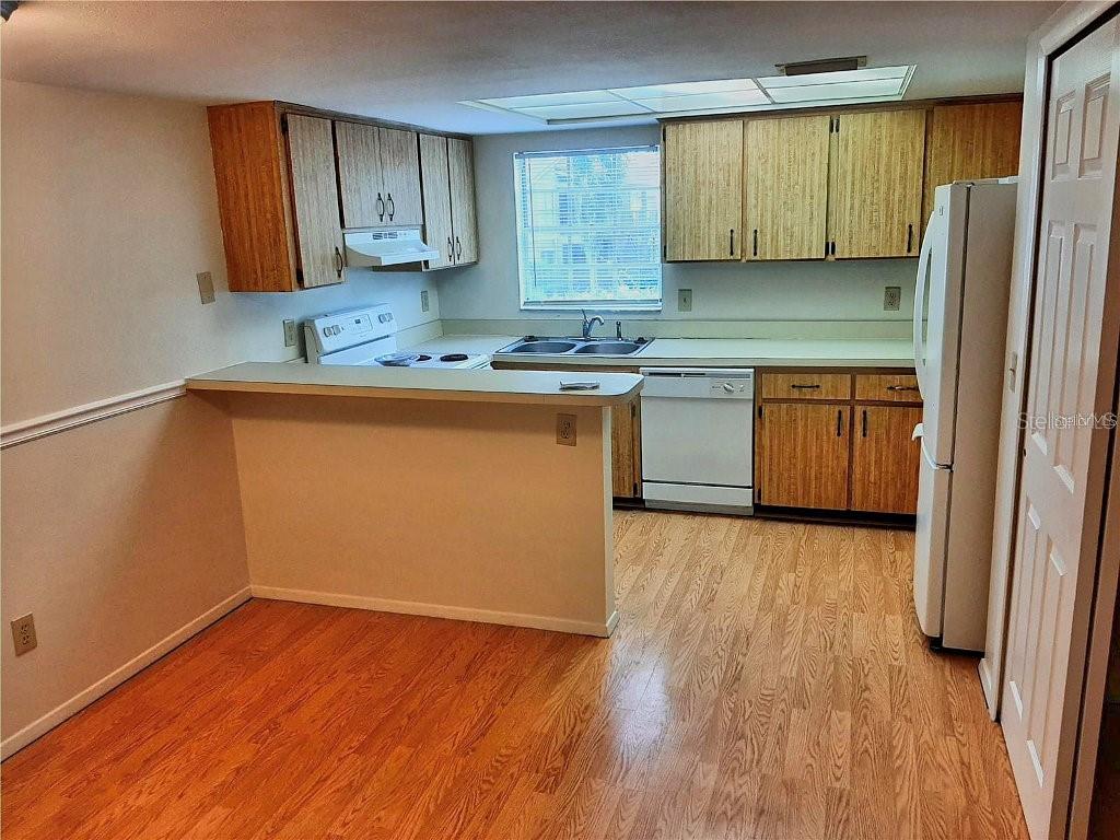Image 5 of 13 For 14440 Reuter Strasse Circle 810