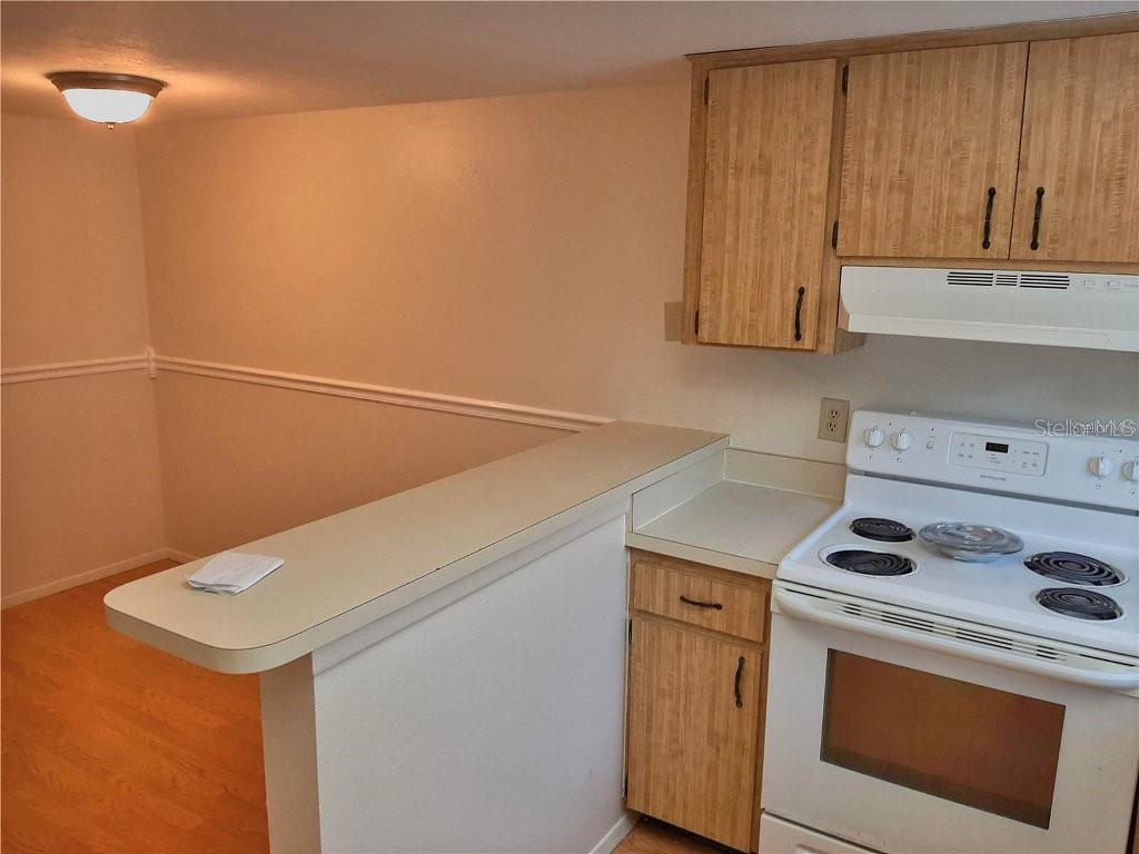 Image 6 of 13 For 14440 Reuter Strasse Circle 810