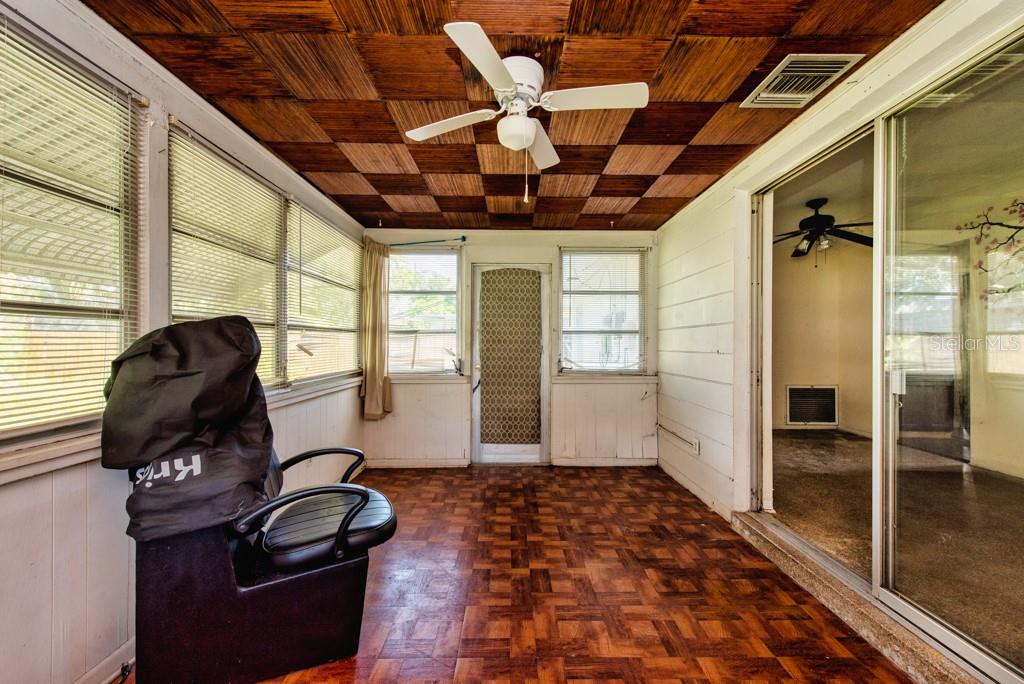 Image 10 of 25 For 9046 3rd Street N
