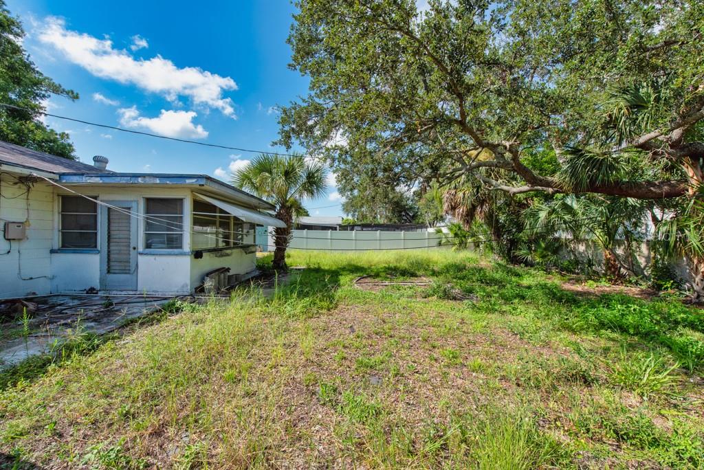Image 19 of 25 For 9046 3rd Street N