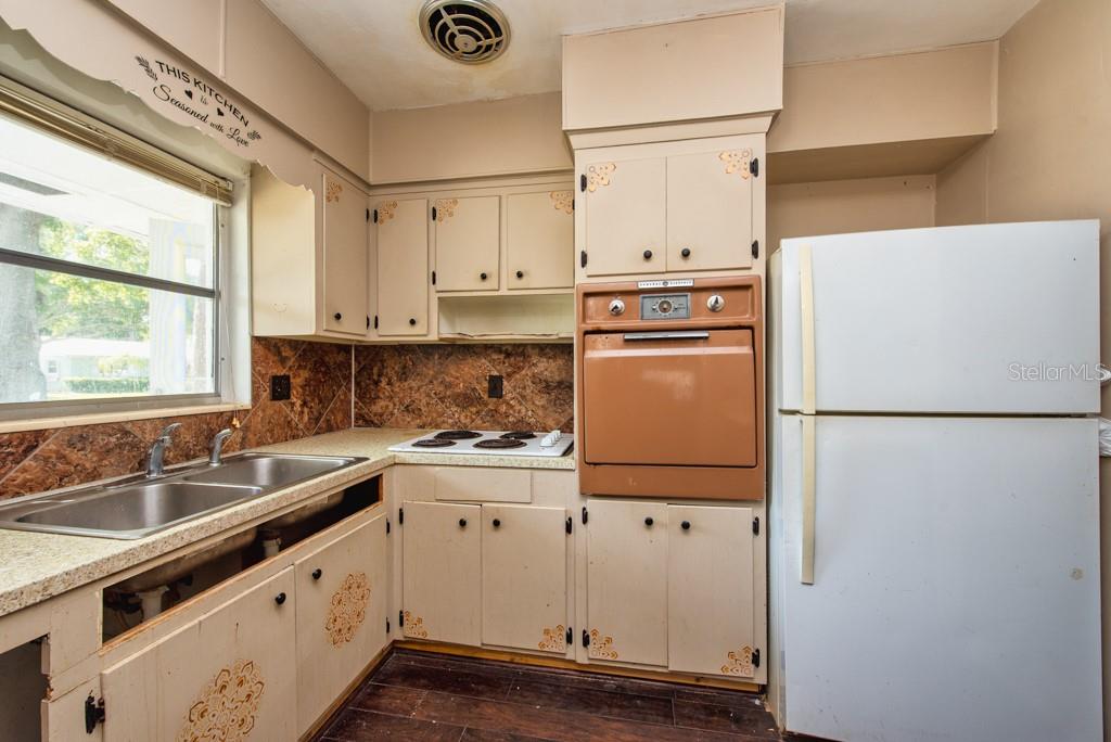 Image 8 of 25 For 9046 3rd Street N