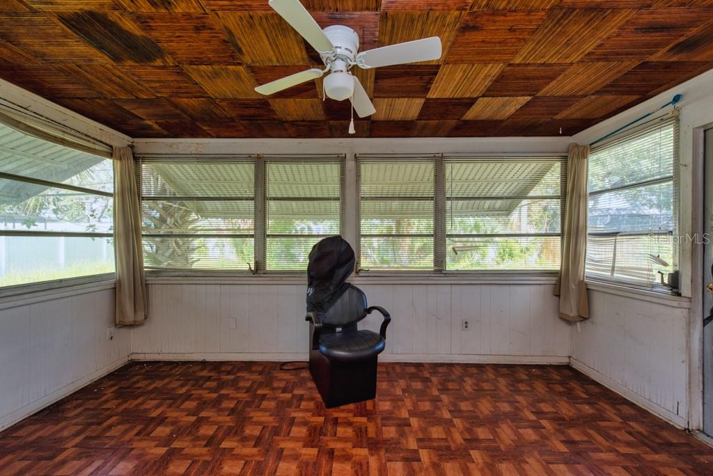 Image 9 of 25 For 9046 3rd Street N