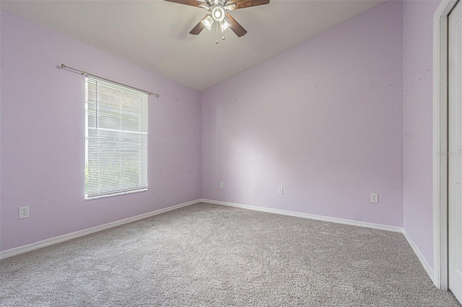 Listing photo id 13 for 6843 Runner Oak Drive