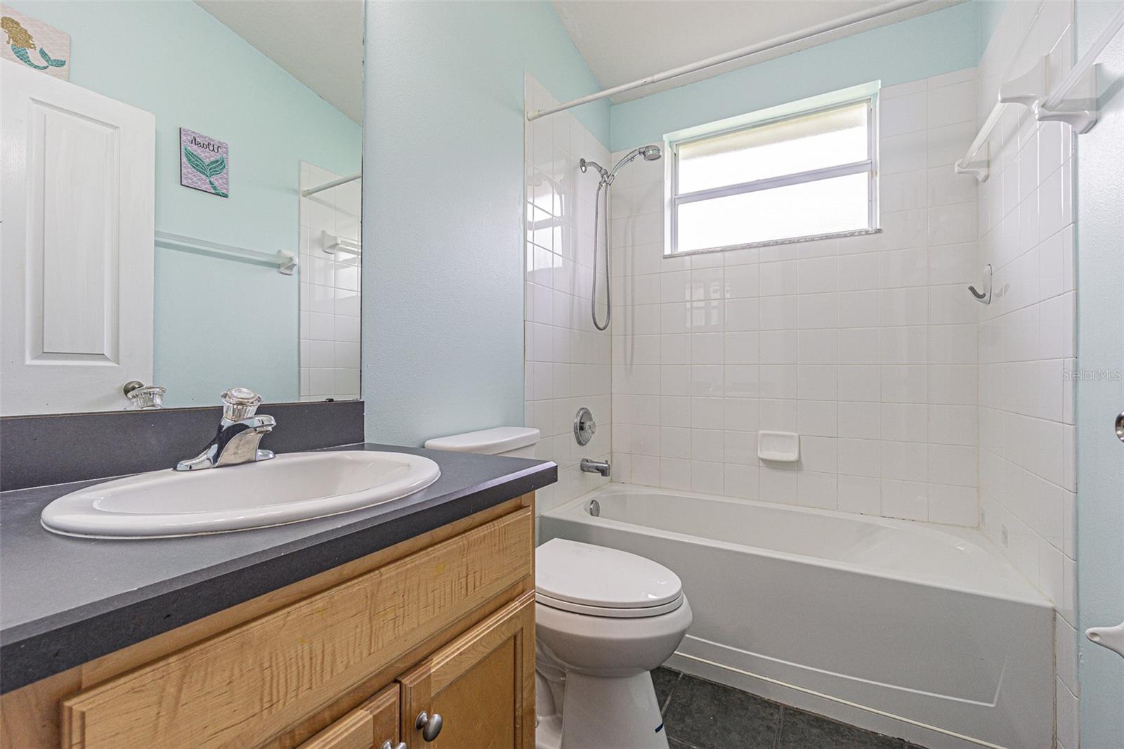 Listing photo id 18 for 6843 Runner Oak Drive