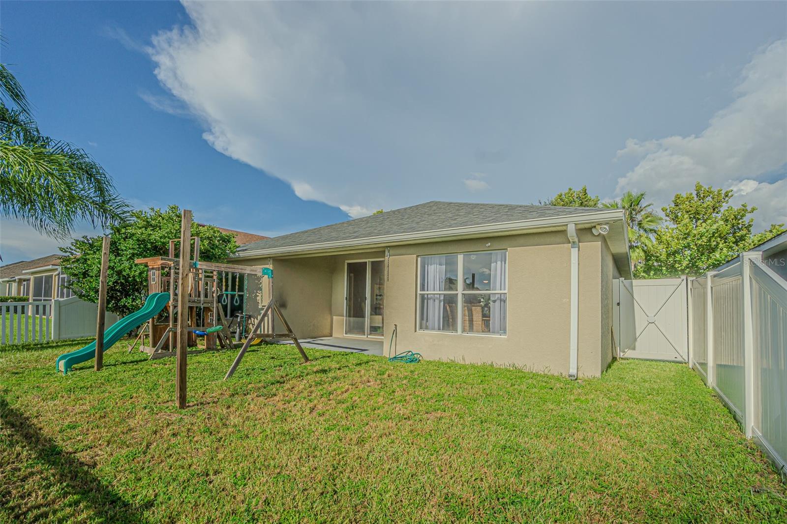 Listing photo id 19 for 6843 Runner Oak Drive