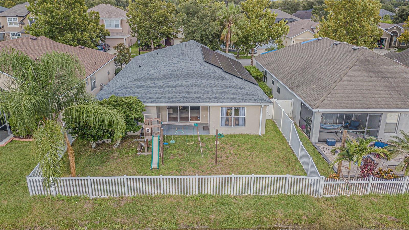 Listing photo id 21 for 6843 Runner Oak Drive