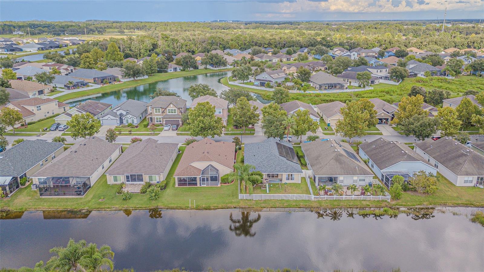 Listing photo id 22 for 6843 Runner Oak Drive