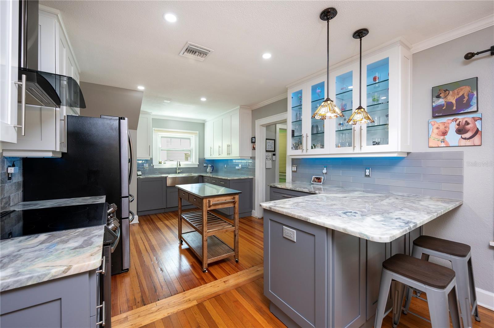 Image 11 of 40 For 1042 16th Avenue N