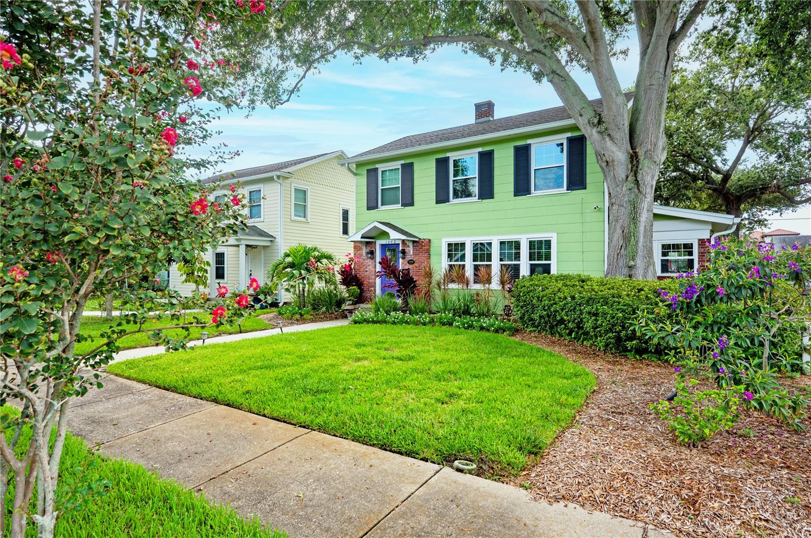 Image 3 of 40 For 1042 16th Avenue N