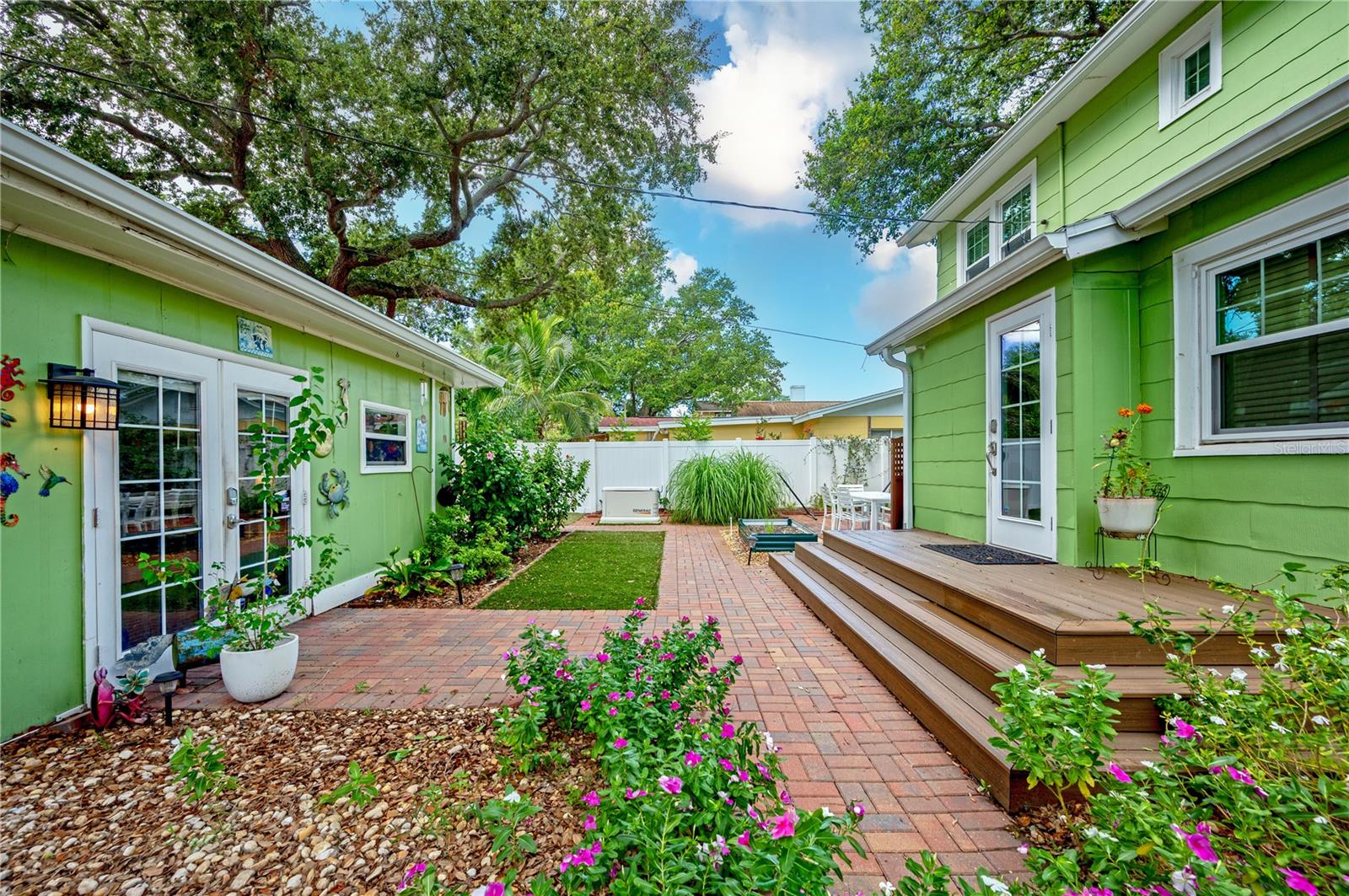 Image 31 of 40 For 1042 16th Avenue N