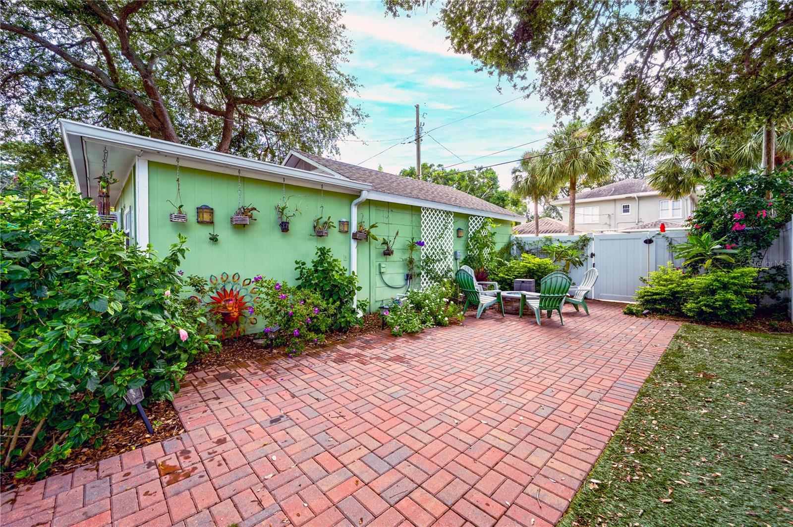 Image 32 of 40 For 1042 16th Avenue N