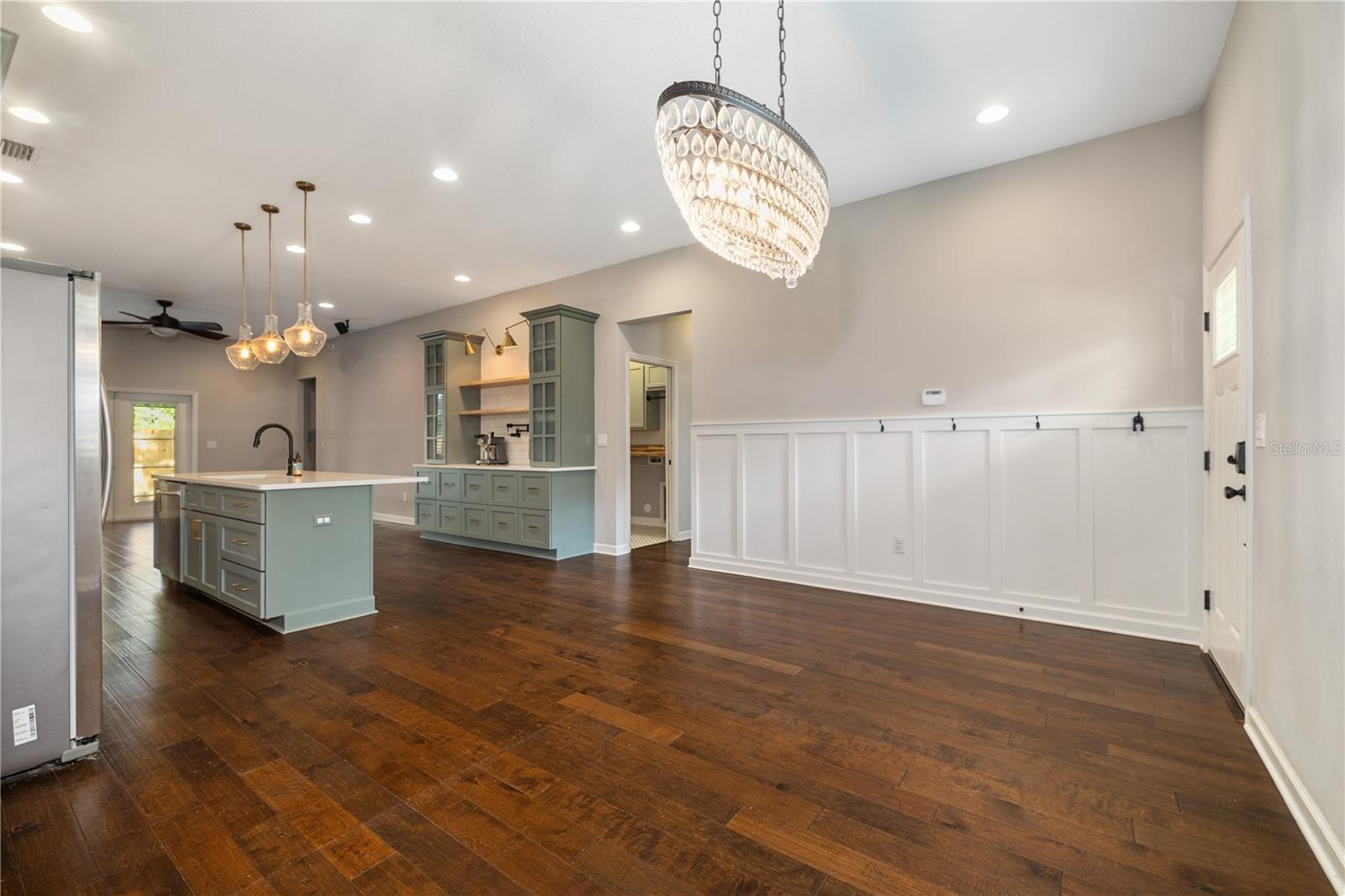 Listing photo id 8 for 3010 Ola Avenue