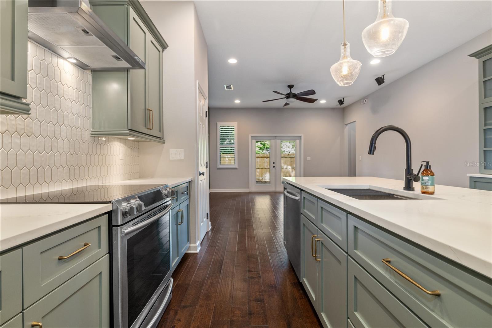 Listing photo id 10 for 3010 Ola Avenue