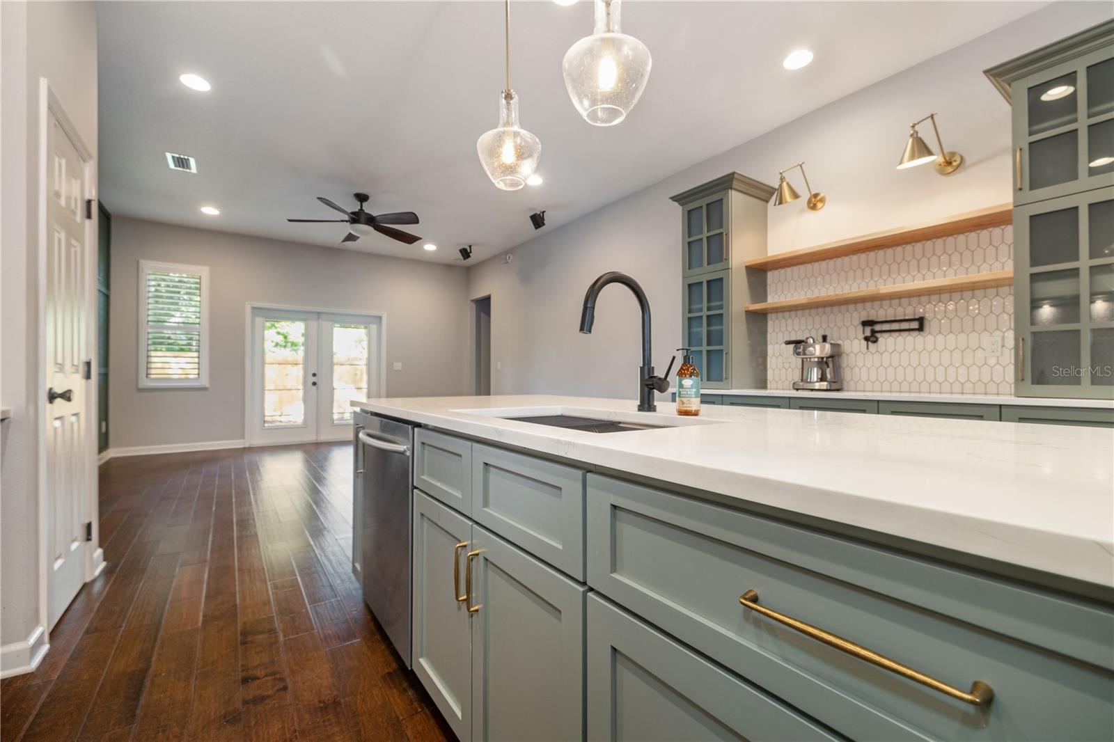 Listing photo id 12 for 3010 Ola Avenue