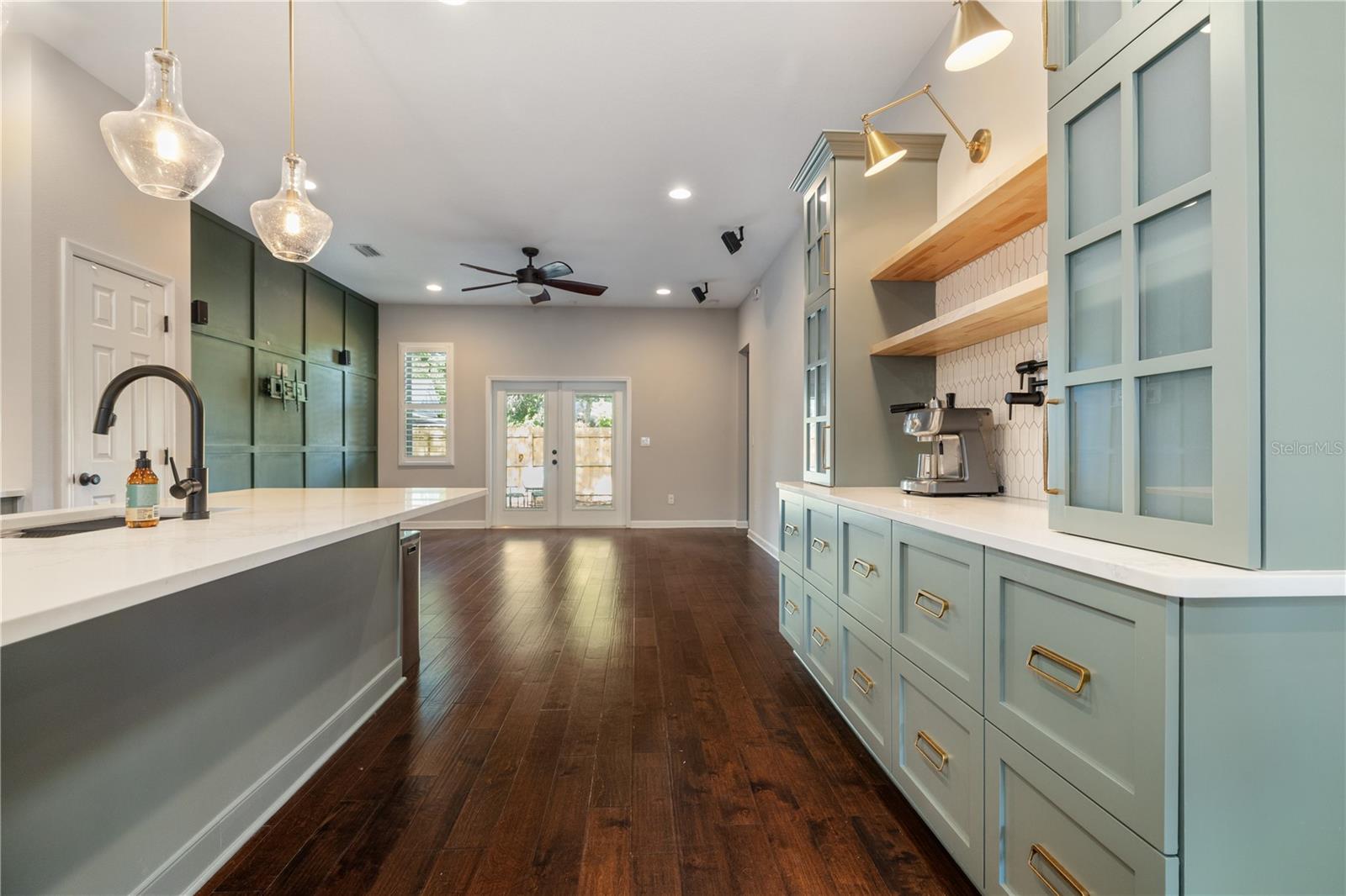 Listing photo id 15 for 3010 Ola Avenue