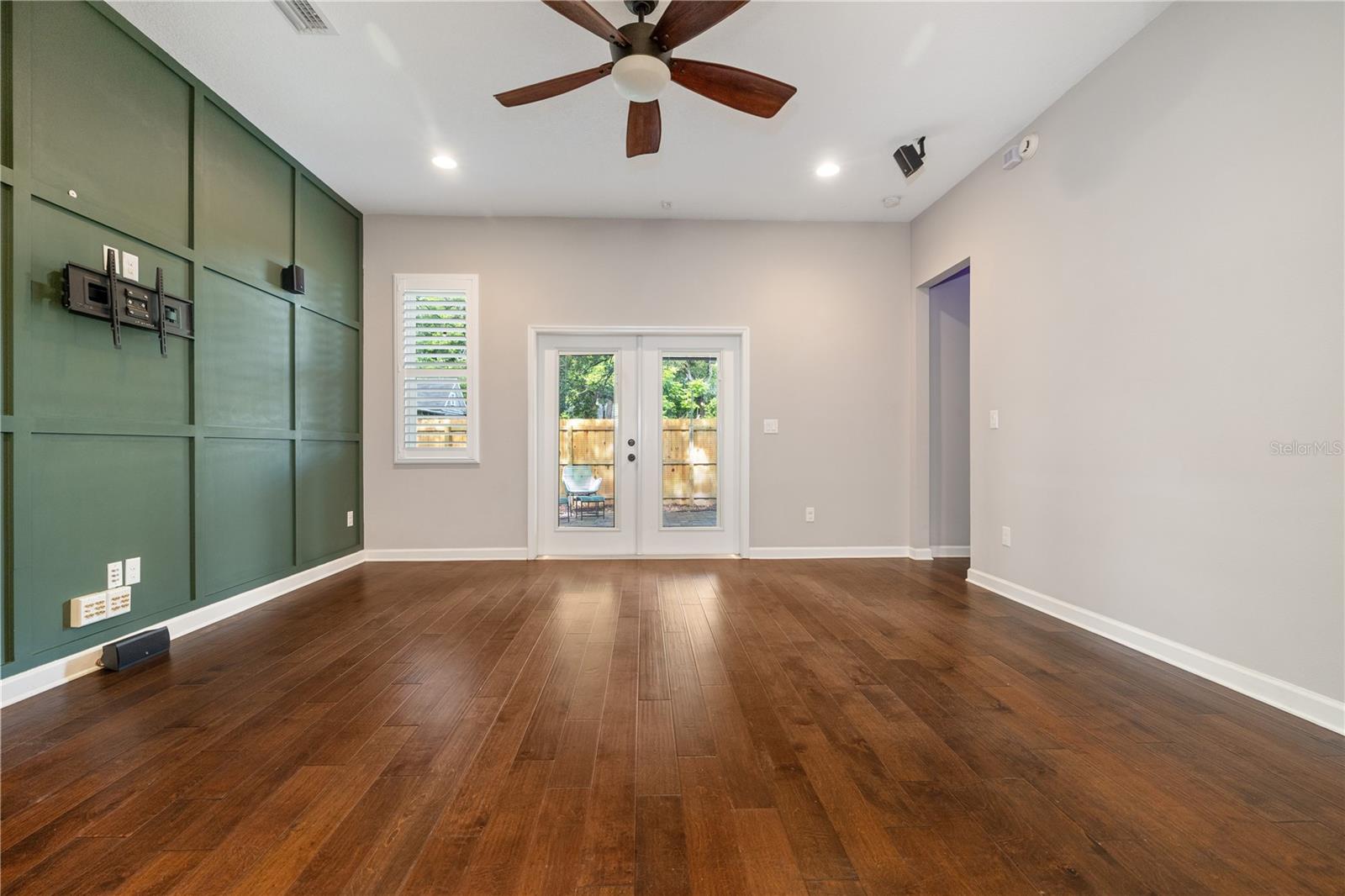 Listing photo id 21 for 3010 Ola Avenue