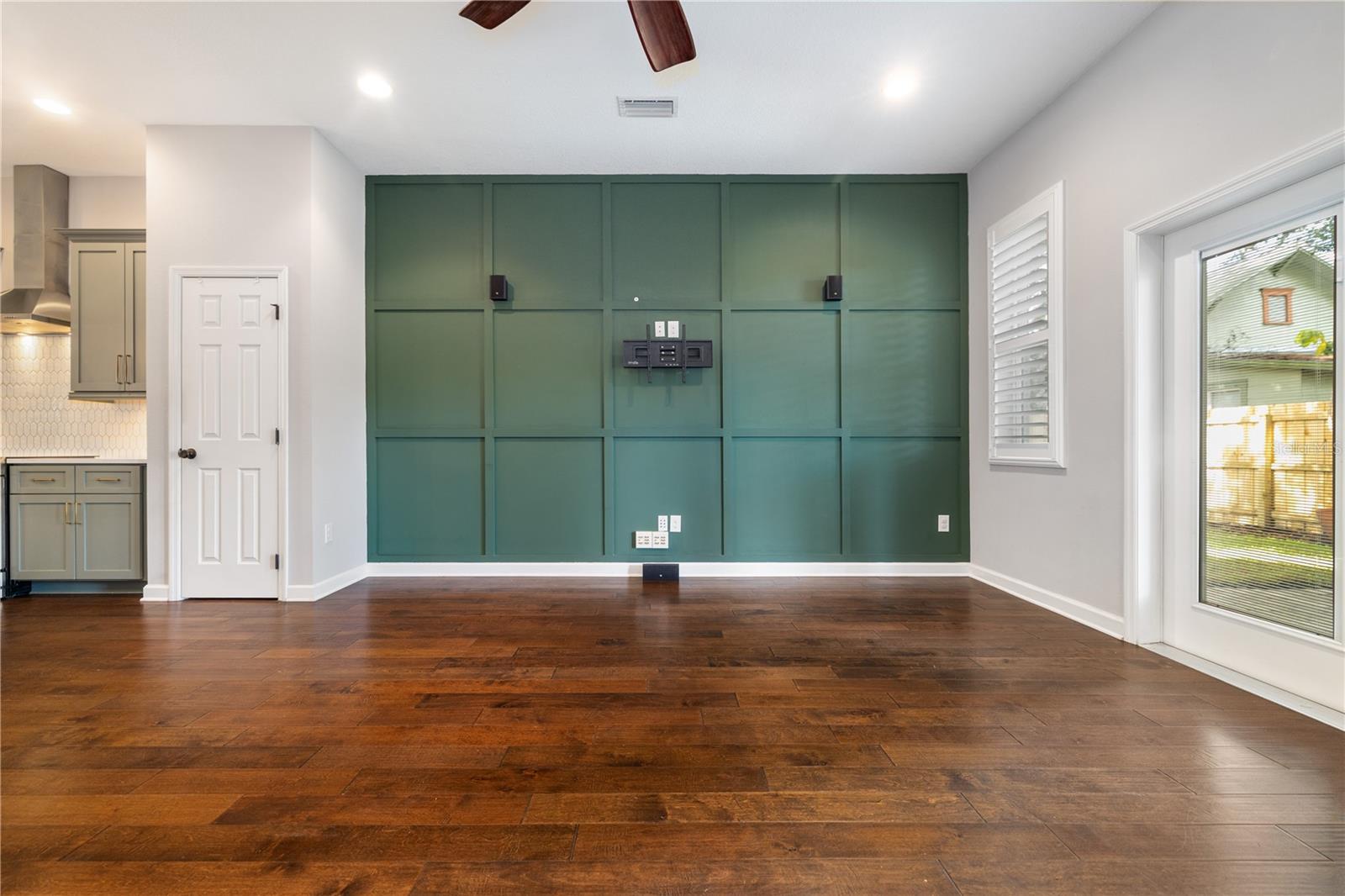 Listing photo id 24 for 3010 Ola Avenue