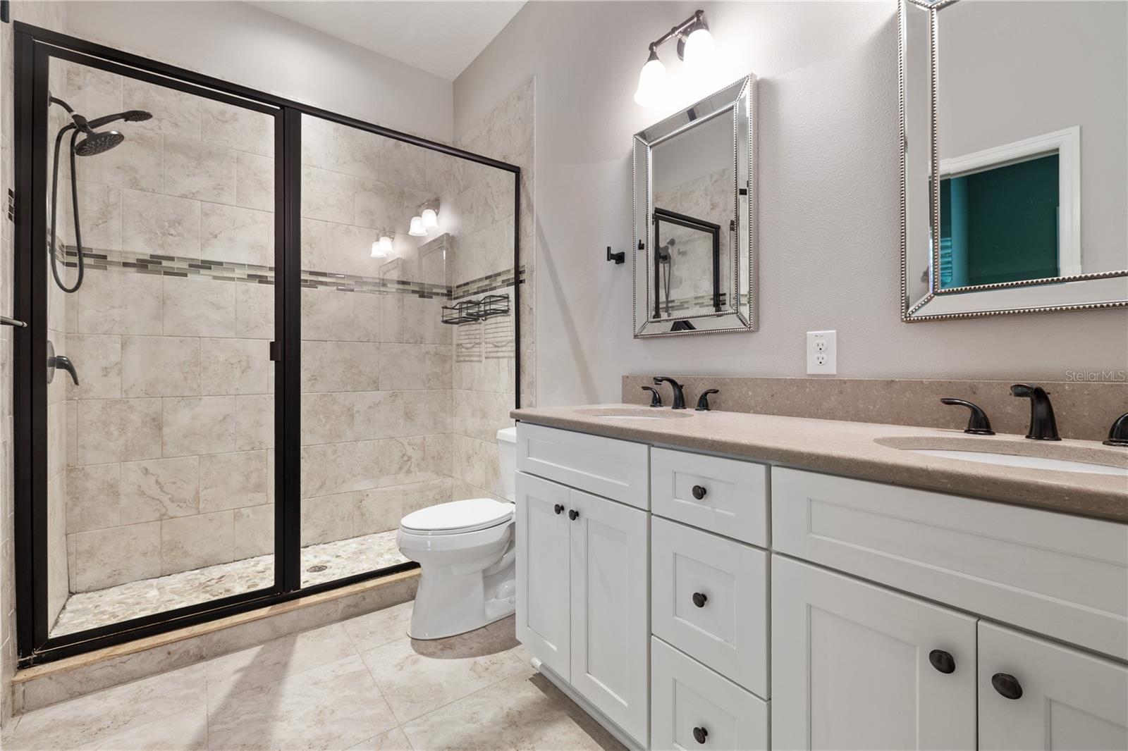 Listing photo id 29 for 3010 Ola Avenue