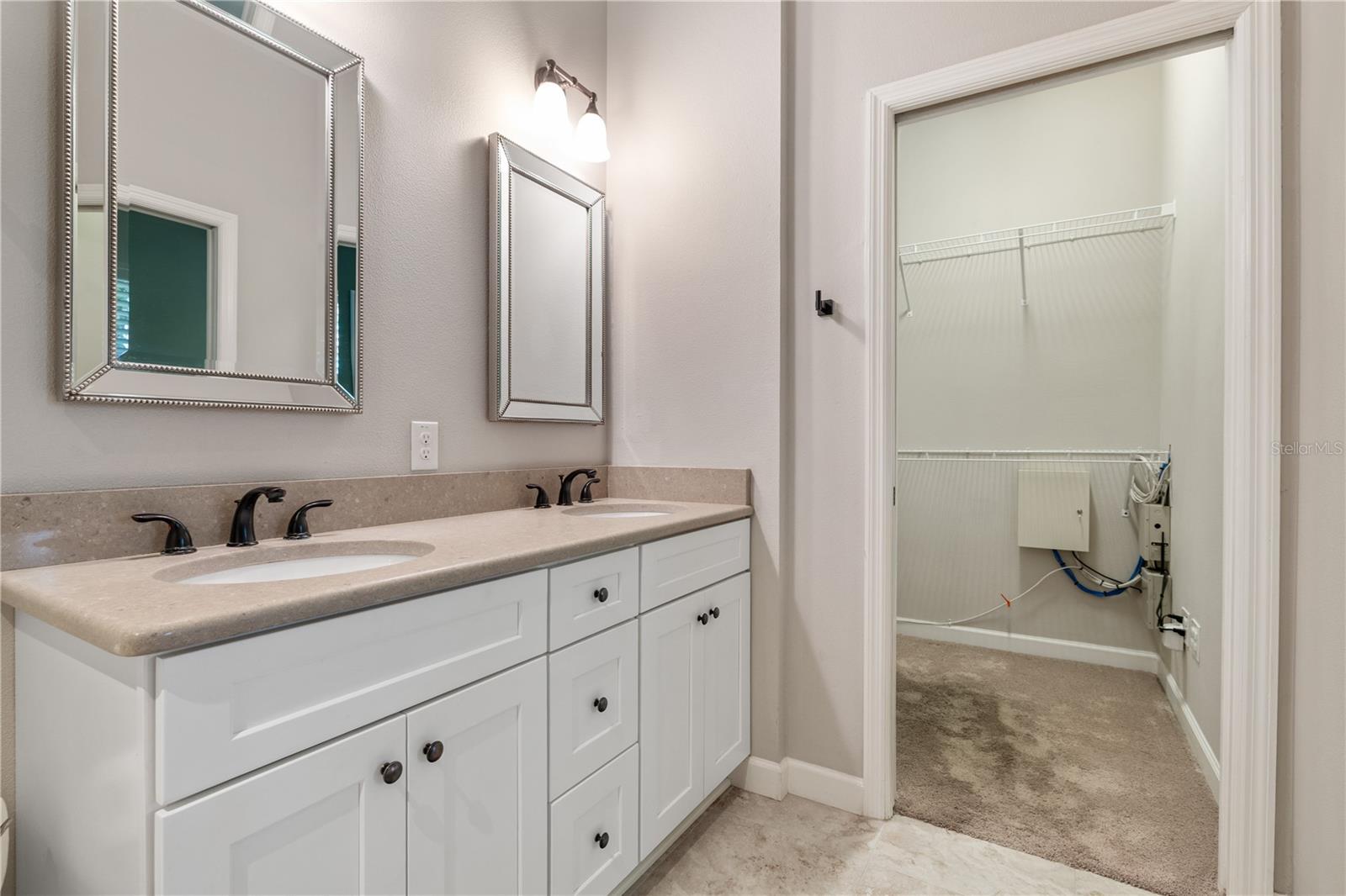 Listing photo id 32 for 3010 Ola Avenue