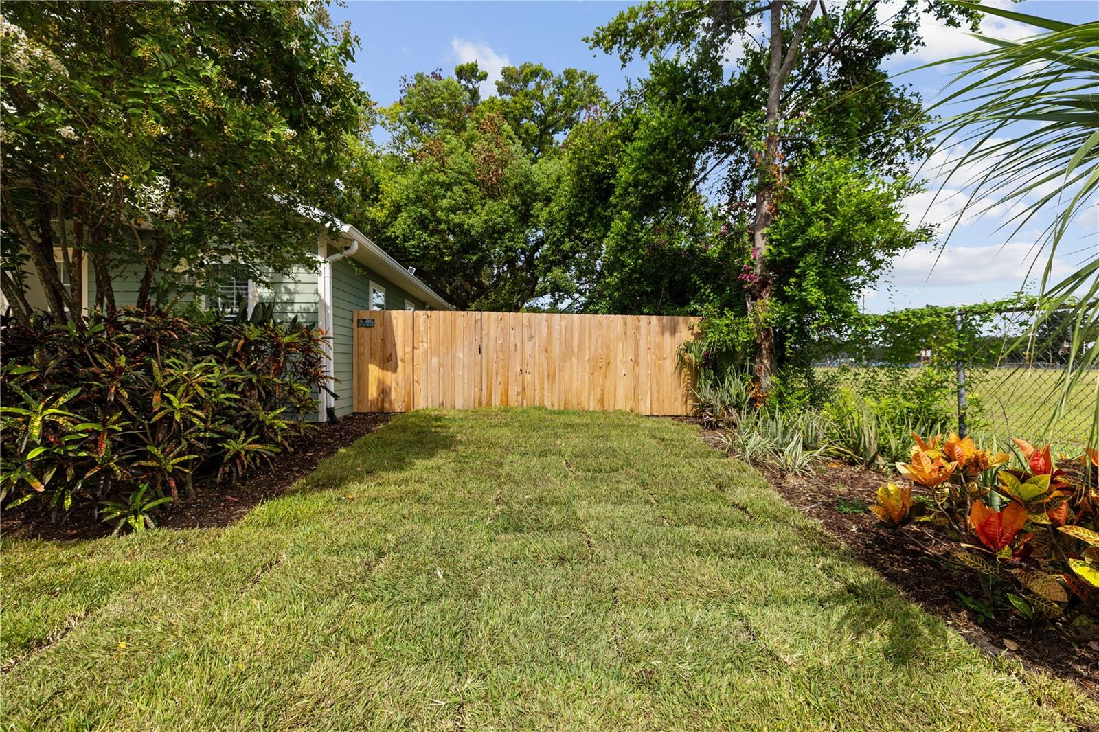 Listing photo id 60 for 3010 Ola Avenue