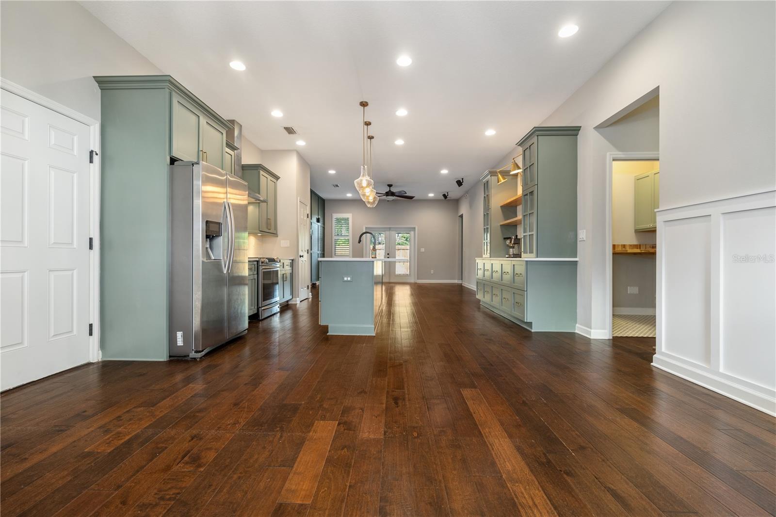 Listing photo id 5 for 3010 Ola Avenue
