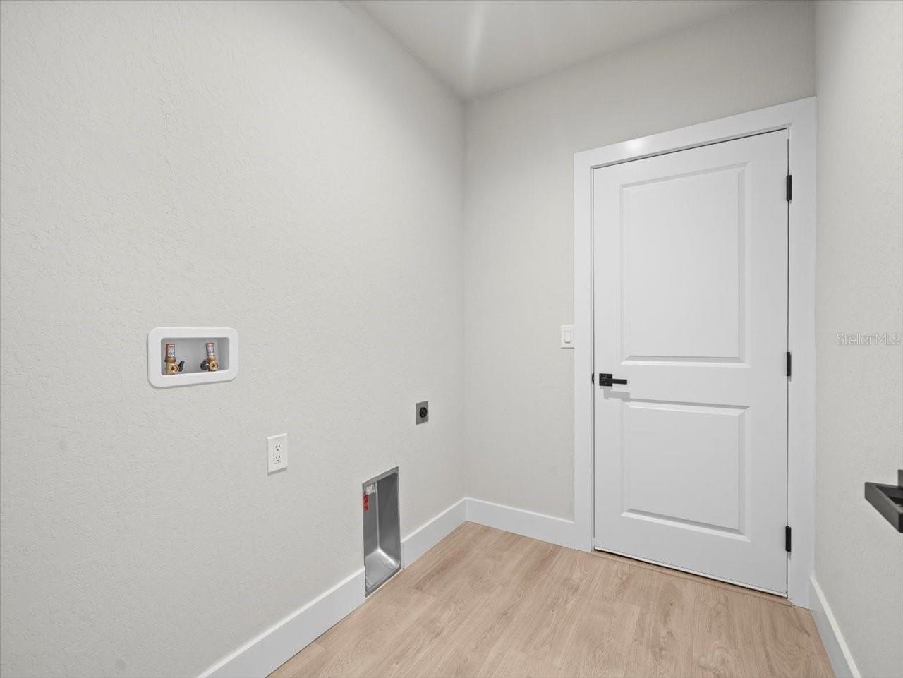 Image 18 of 19 For 16204 Malden Road