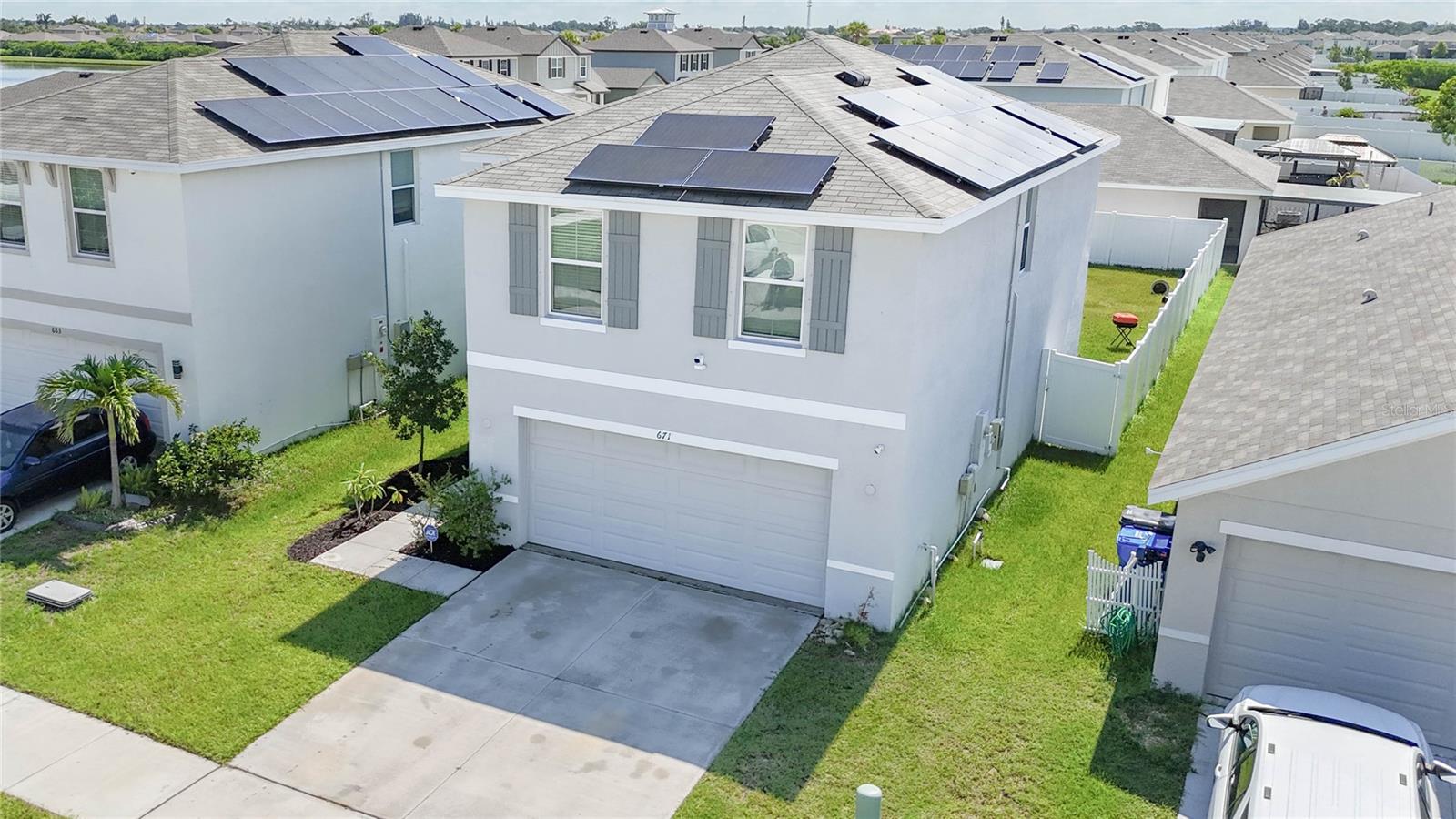 Image 2 of 17 For 671 Sunlit Coral Street