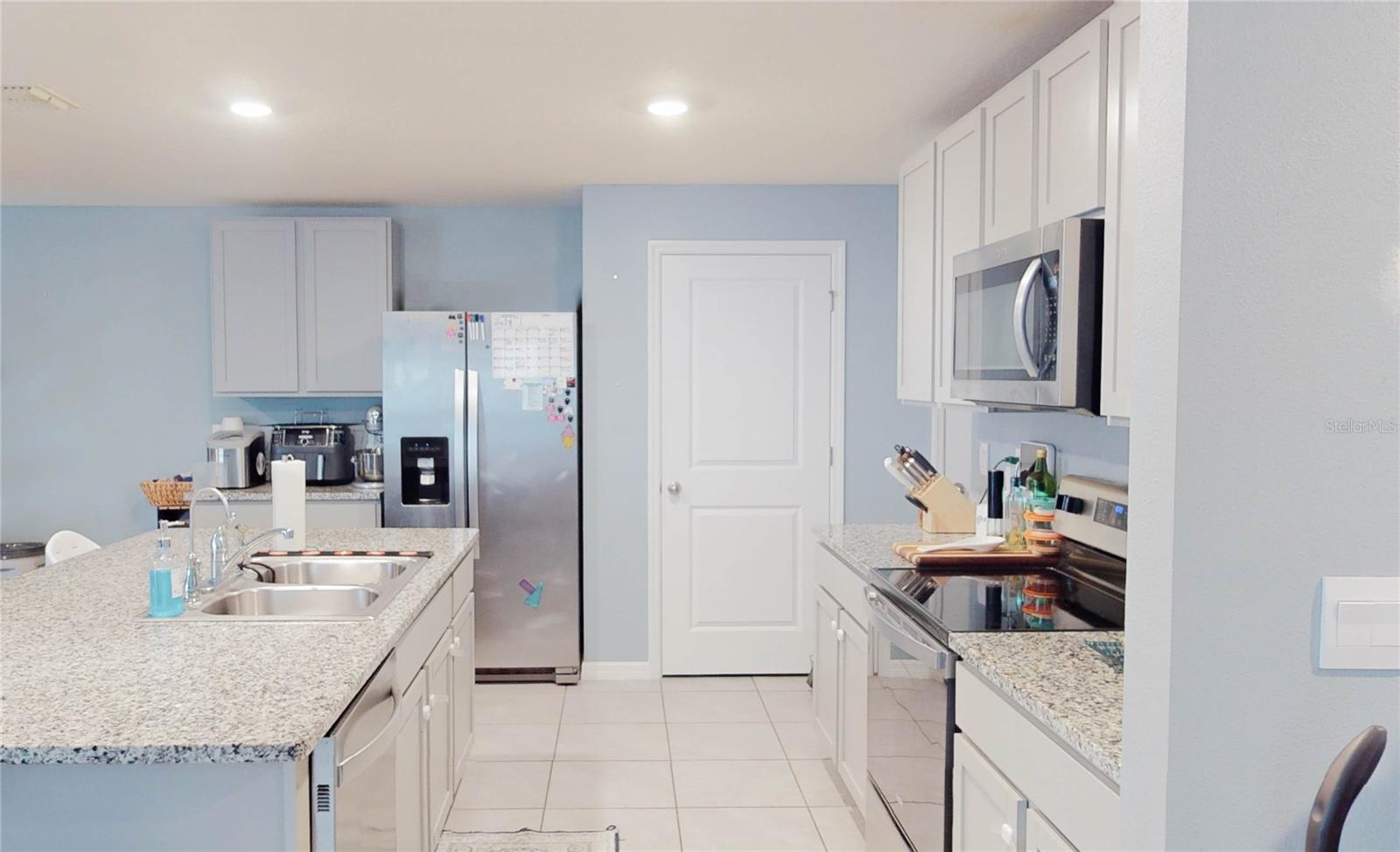 Image 4 of 17 For 671 Sunlit Coral Street