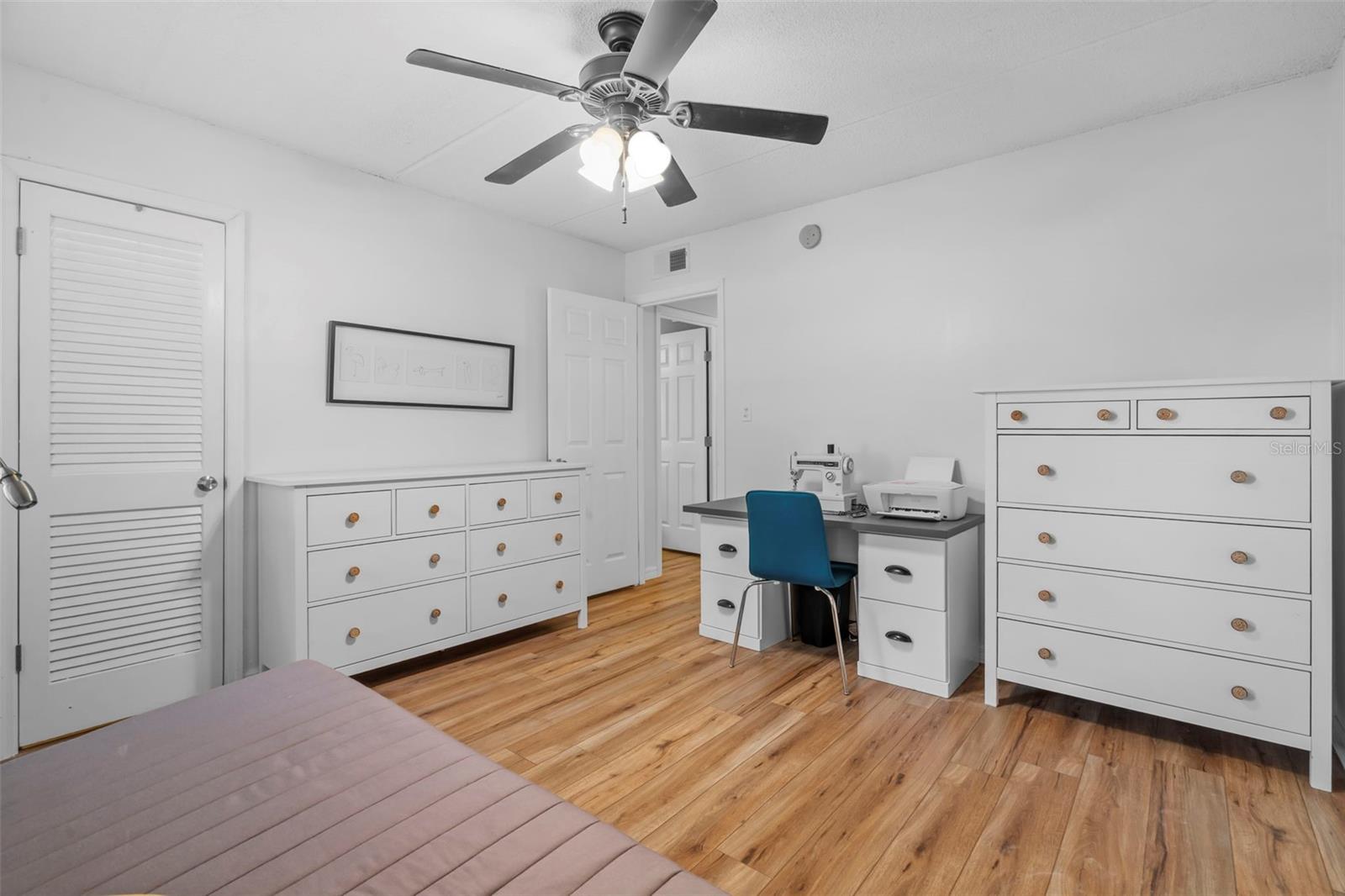 Image 15 of 24 For 110 Alameda Court 129